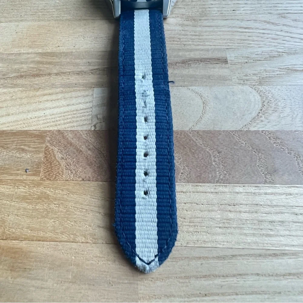 Guess waterpro blue and white nautical watch NEW BATTERY